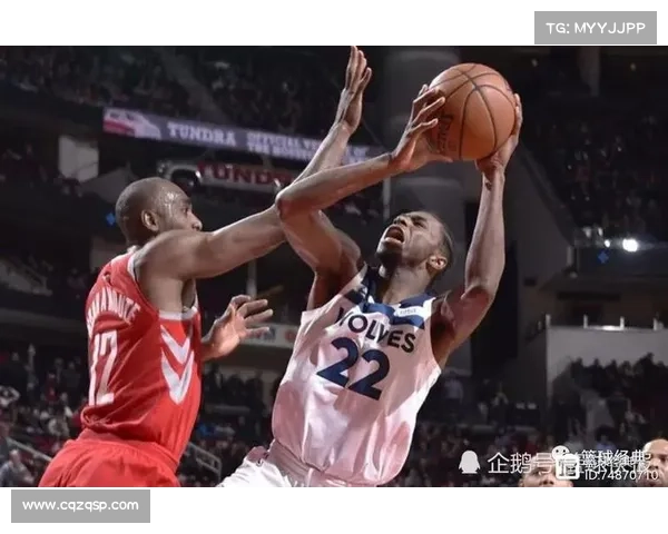 布朗在比赛中展现惊人表现单场砍下23分的关键时刻与技巧解析